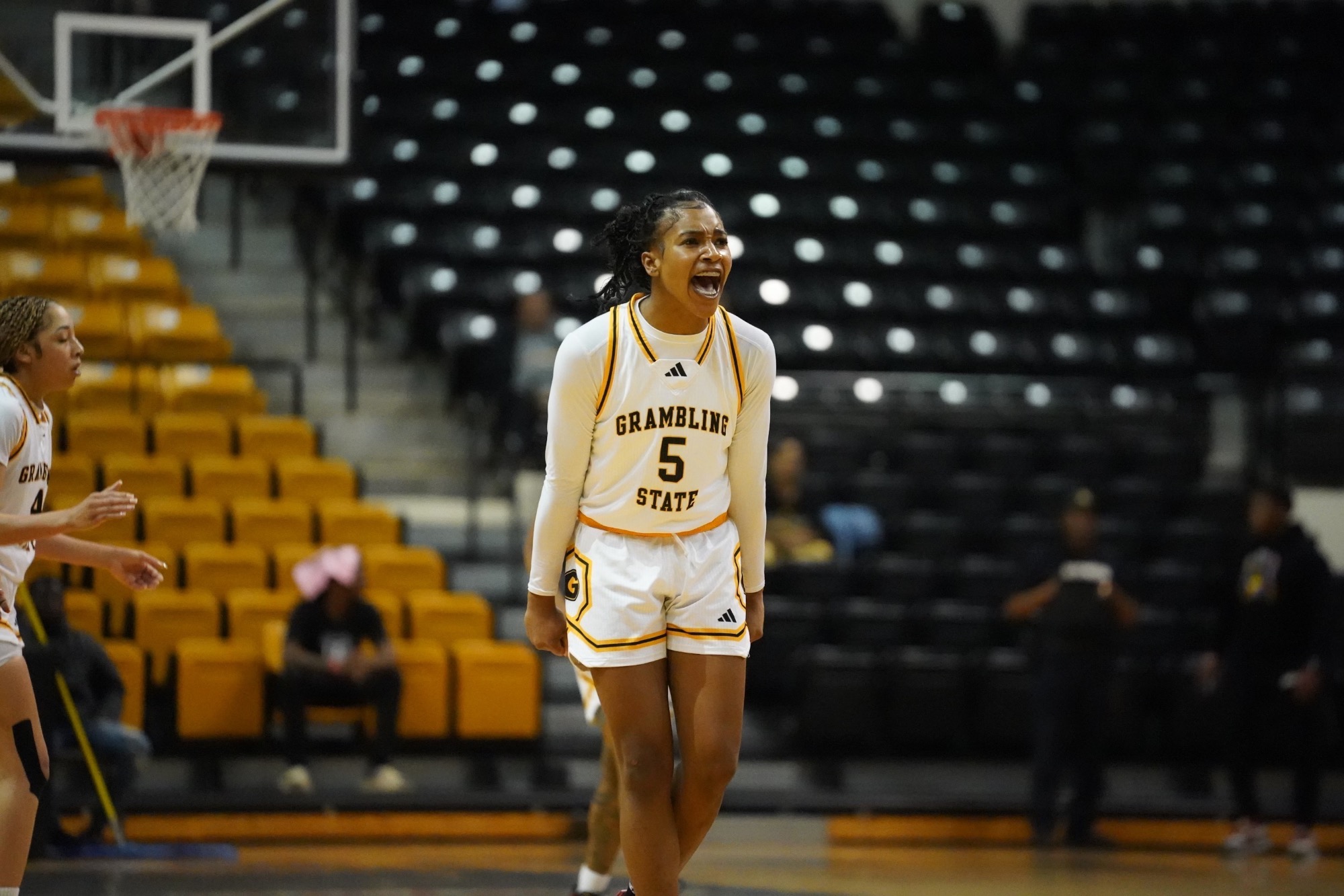 Znajdź Mnie W Paryżu Sezon 3 Tigers Extend Winning Streak to Eight, Downs BCU 64-54 - Grambling