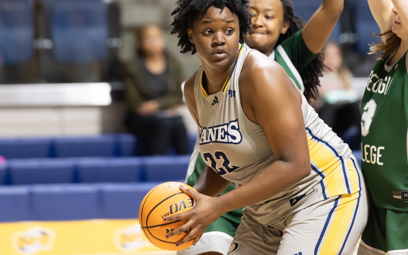 Jackson in the post vs Georgia College 25