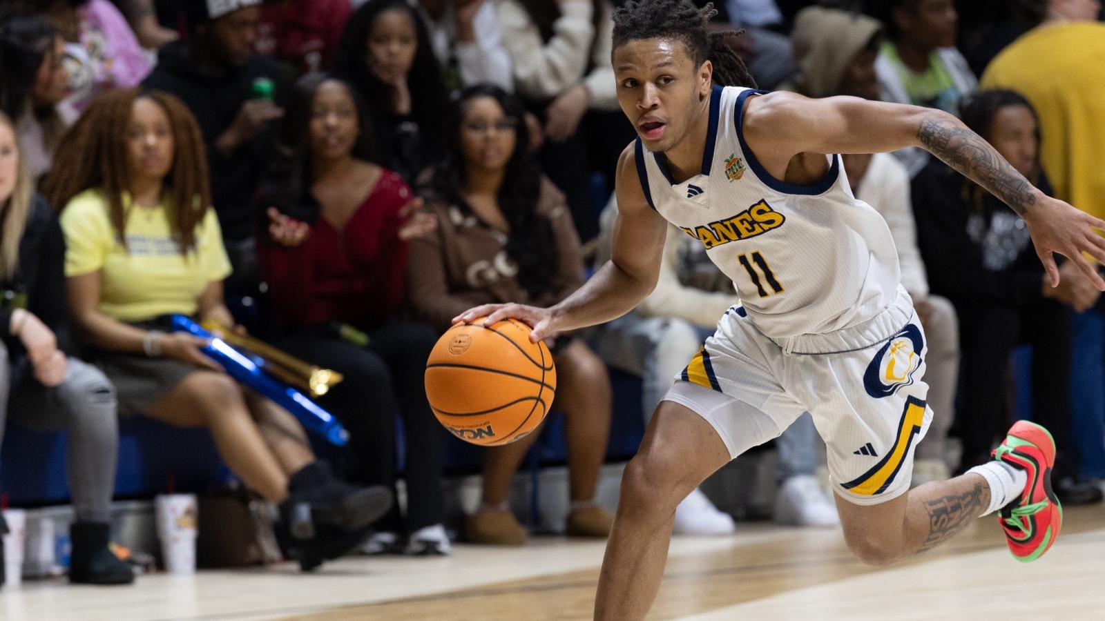 Jacobs dribbling vs Flagler 26