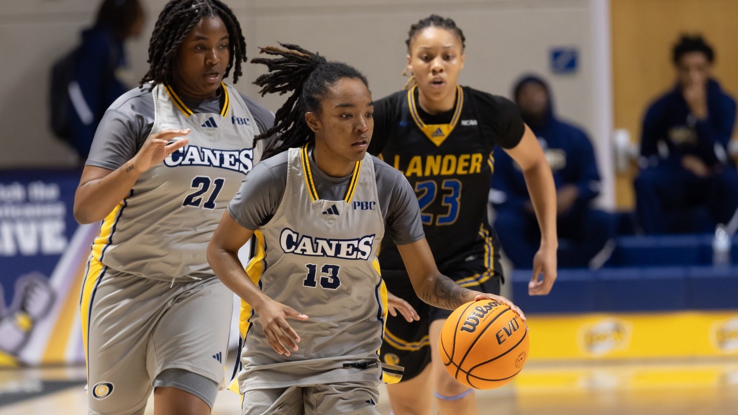 Robinson Dribble ball up the floor vs Lander 26