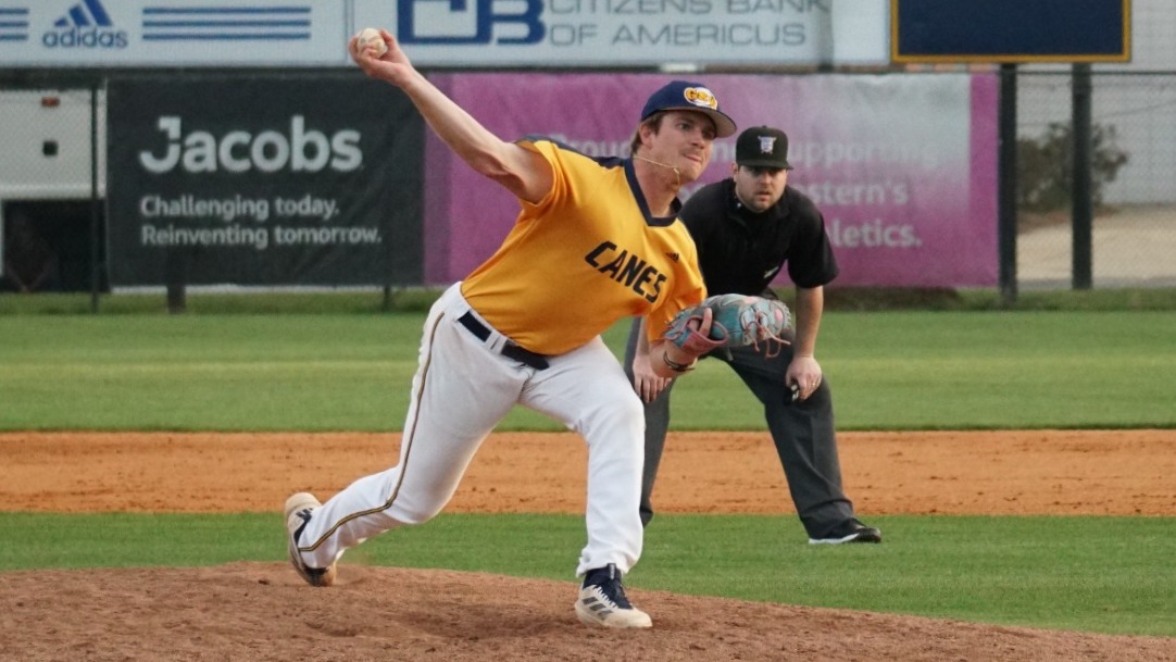 Raper Pitching against Tampa