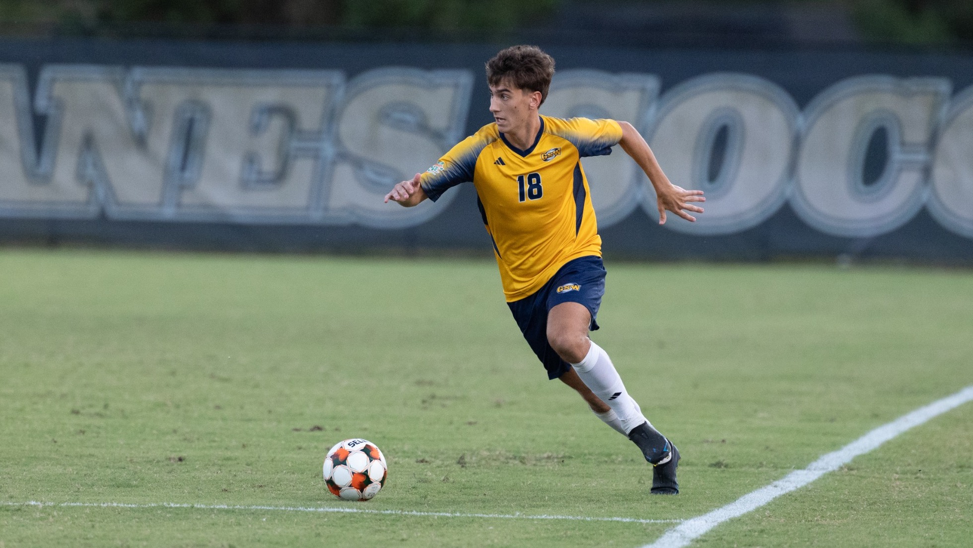 Birovljev dribbles down sideline vs Flagler