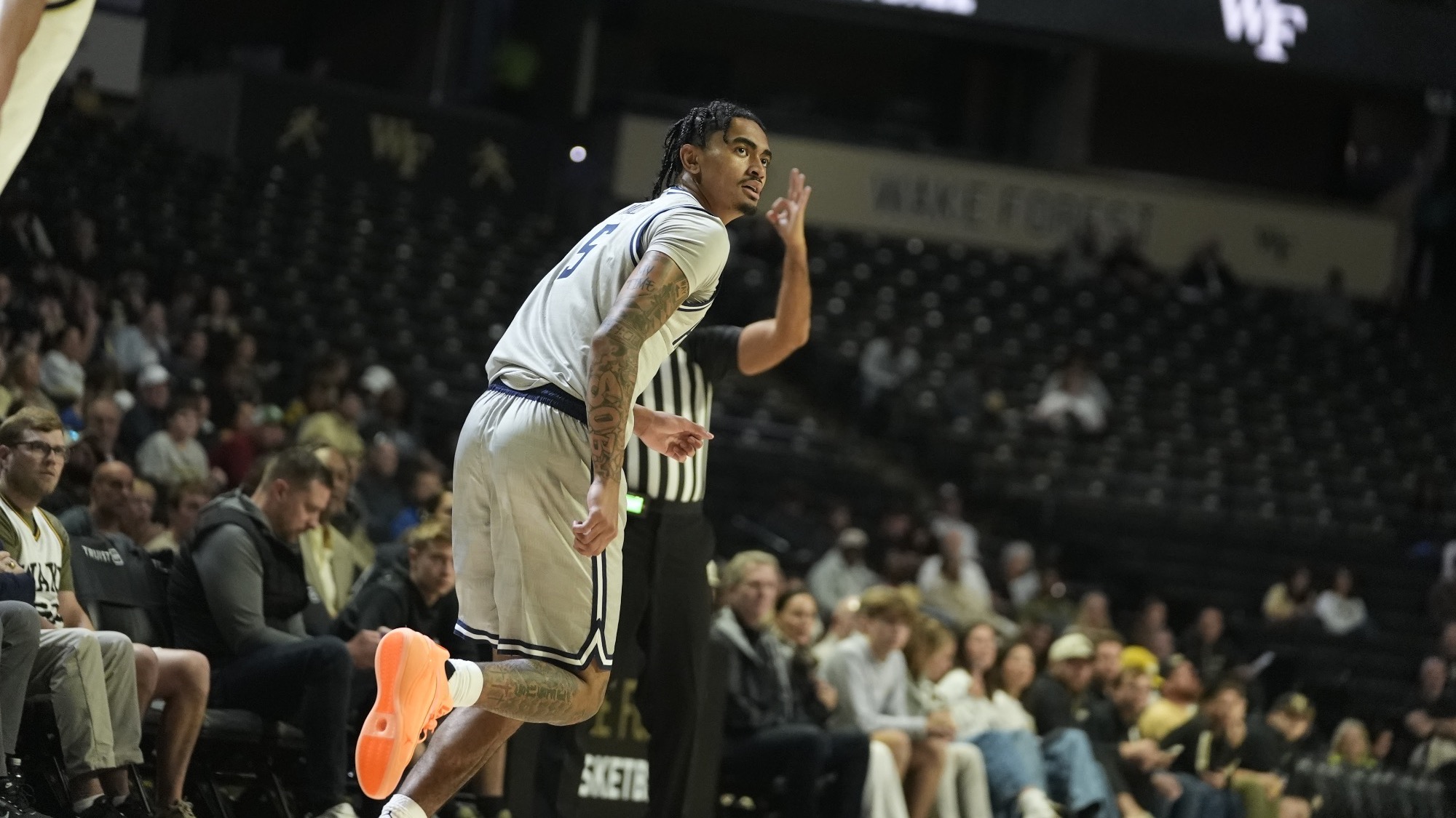 Vyctorius Miller at Wake Forest - Exhibition on 10/04 