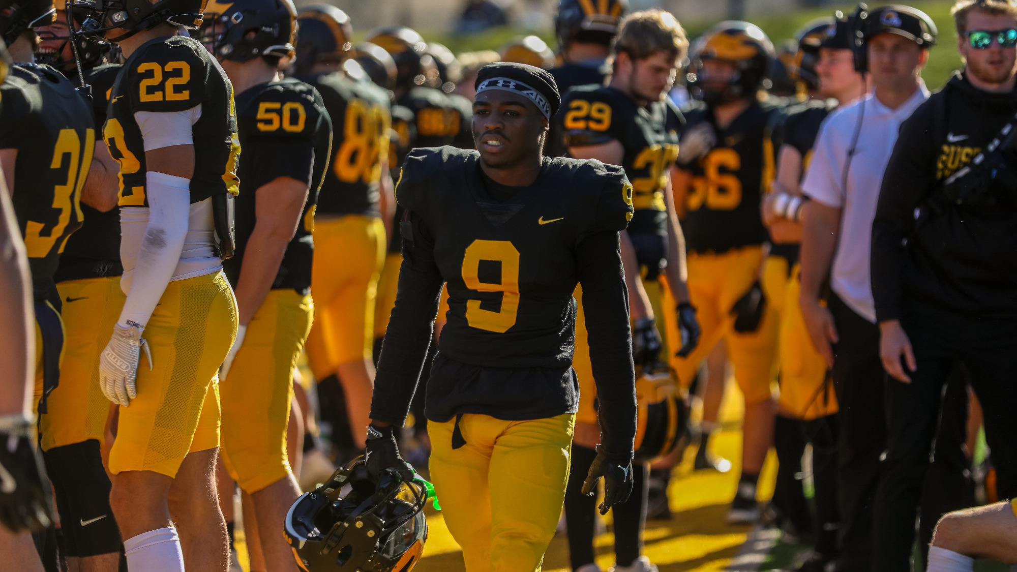 111725_FBD_AotW_Lyons_Story_Photo