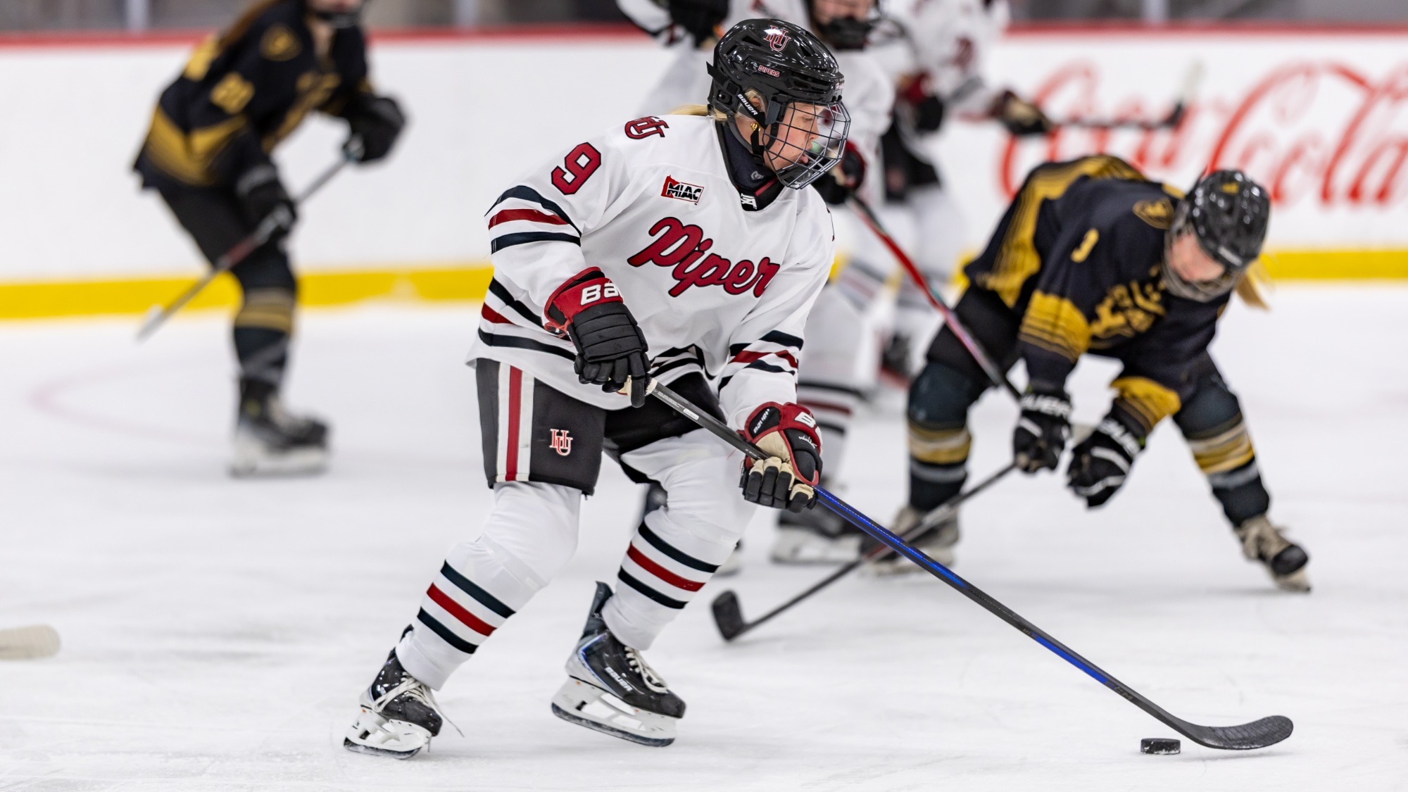 Ashlyn Abrahamson, Hamline Women's Hockey