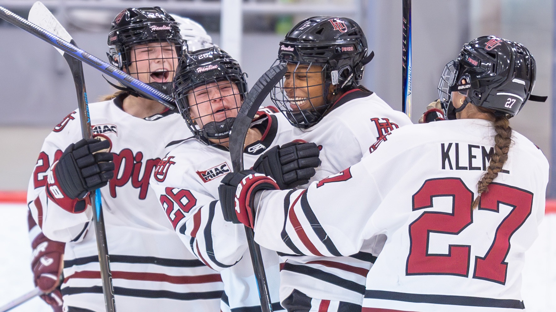 Hamline Women's Hockey Celebration