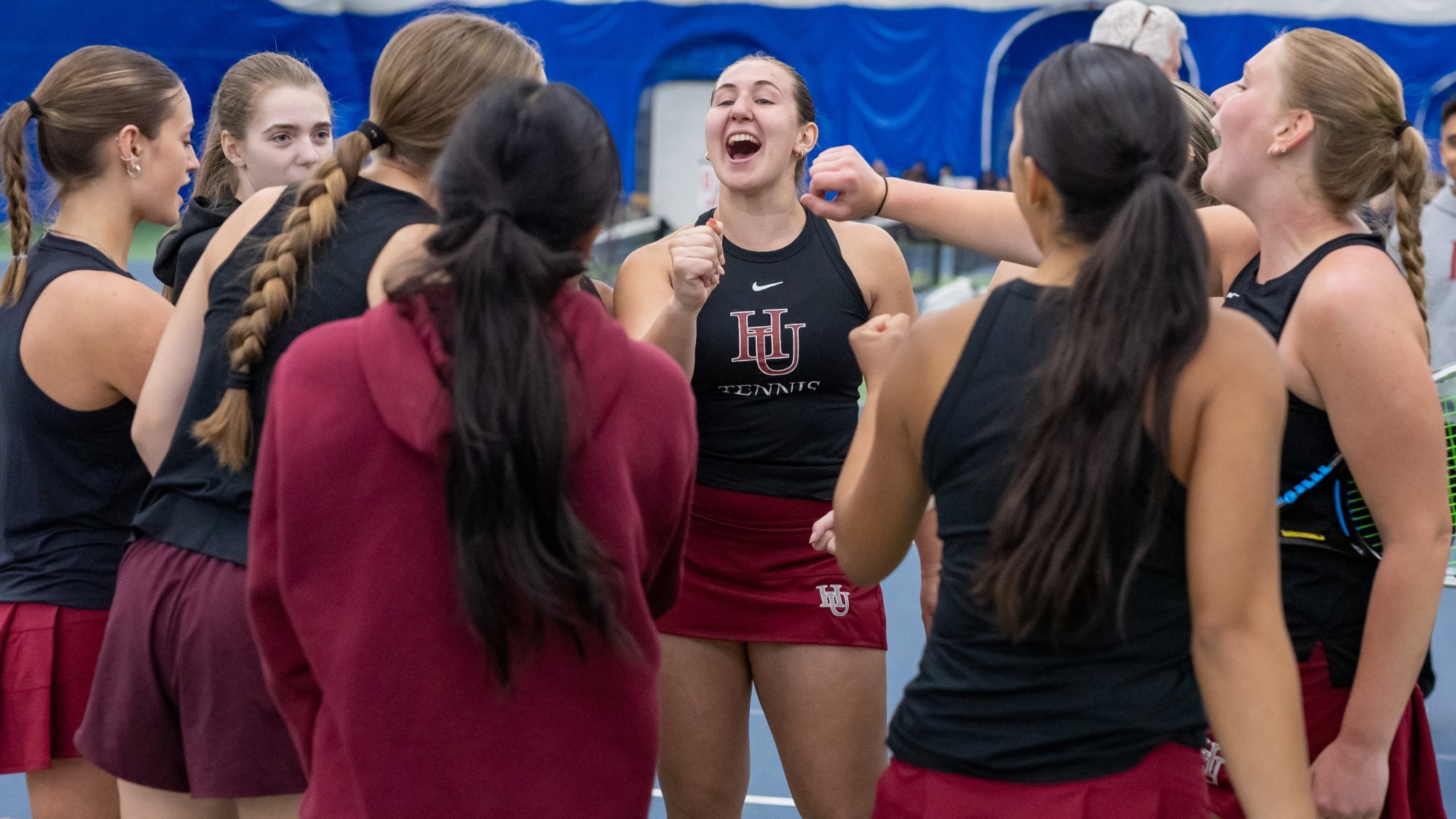 Hamline Women's Tennis group shot vs St. Scholastica 