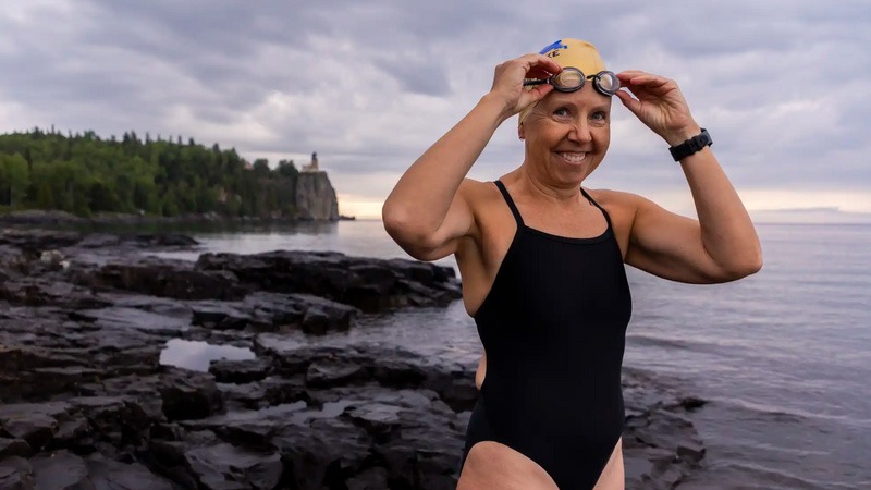 Karen Zemlin, Hamline Swim alum earns international award for swim across Lake Superior