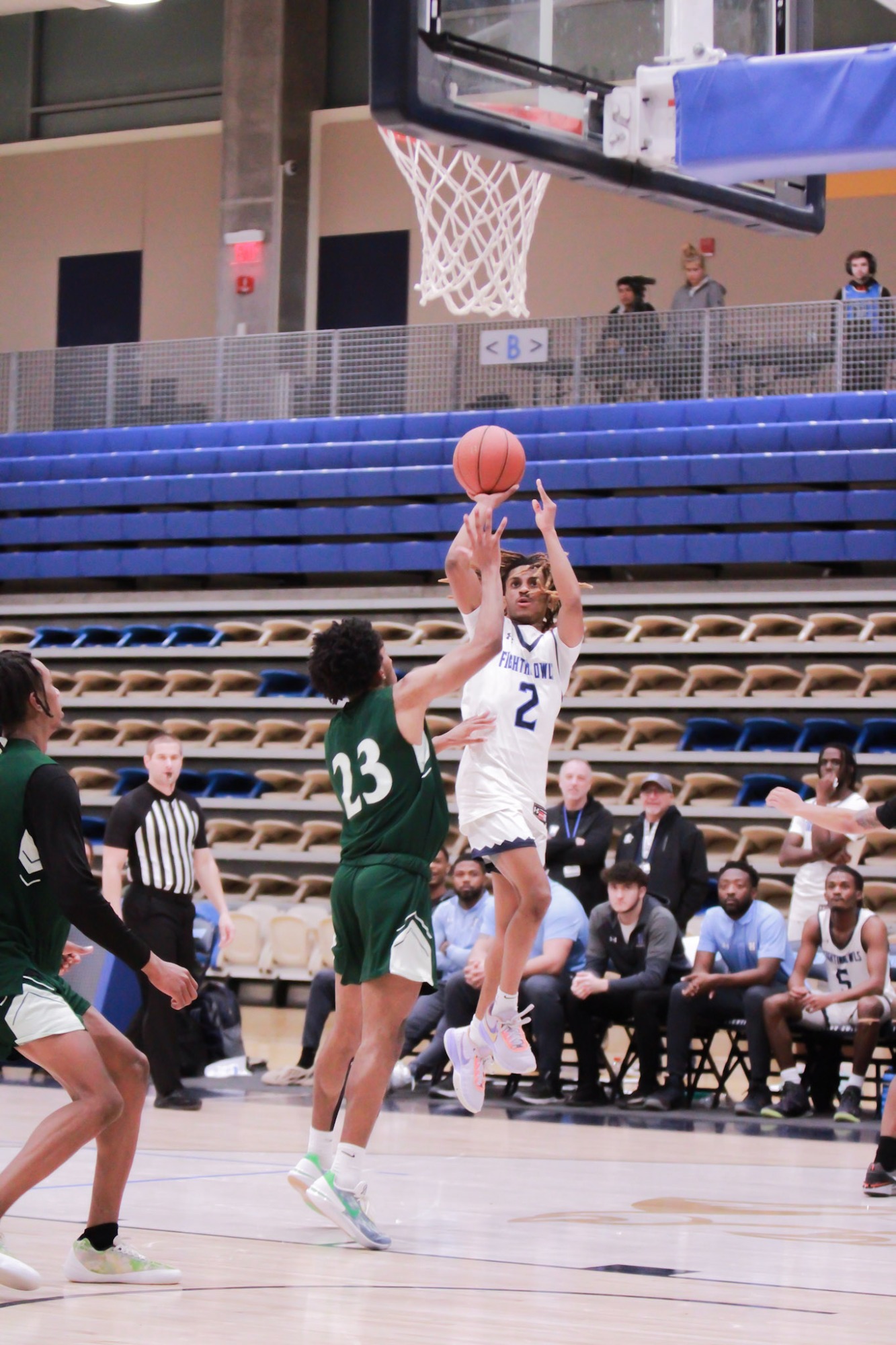 . Williams takes a jumper