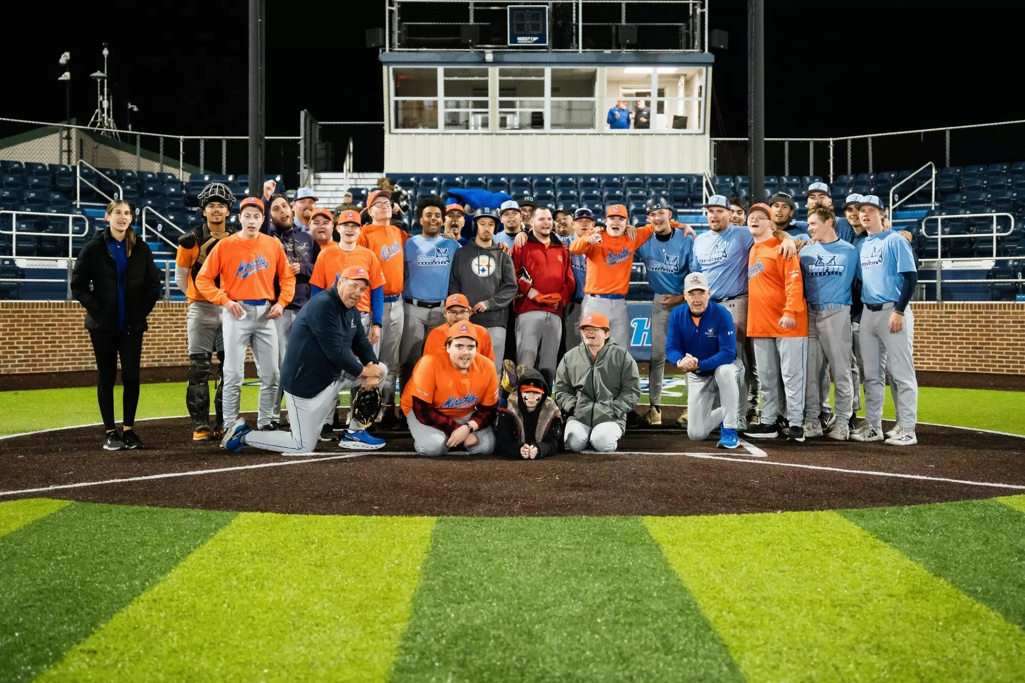 Miracle League and Harford players 