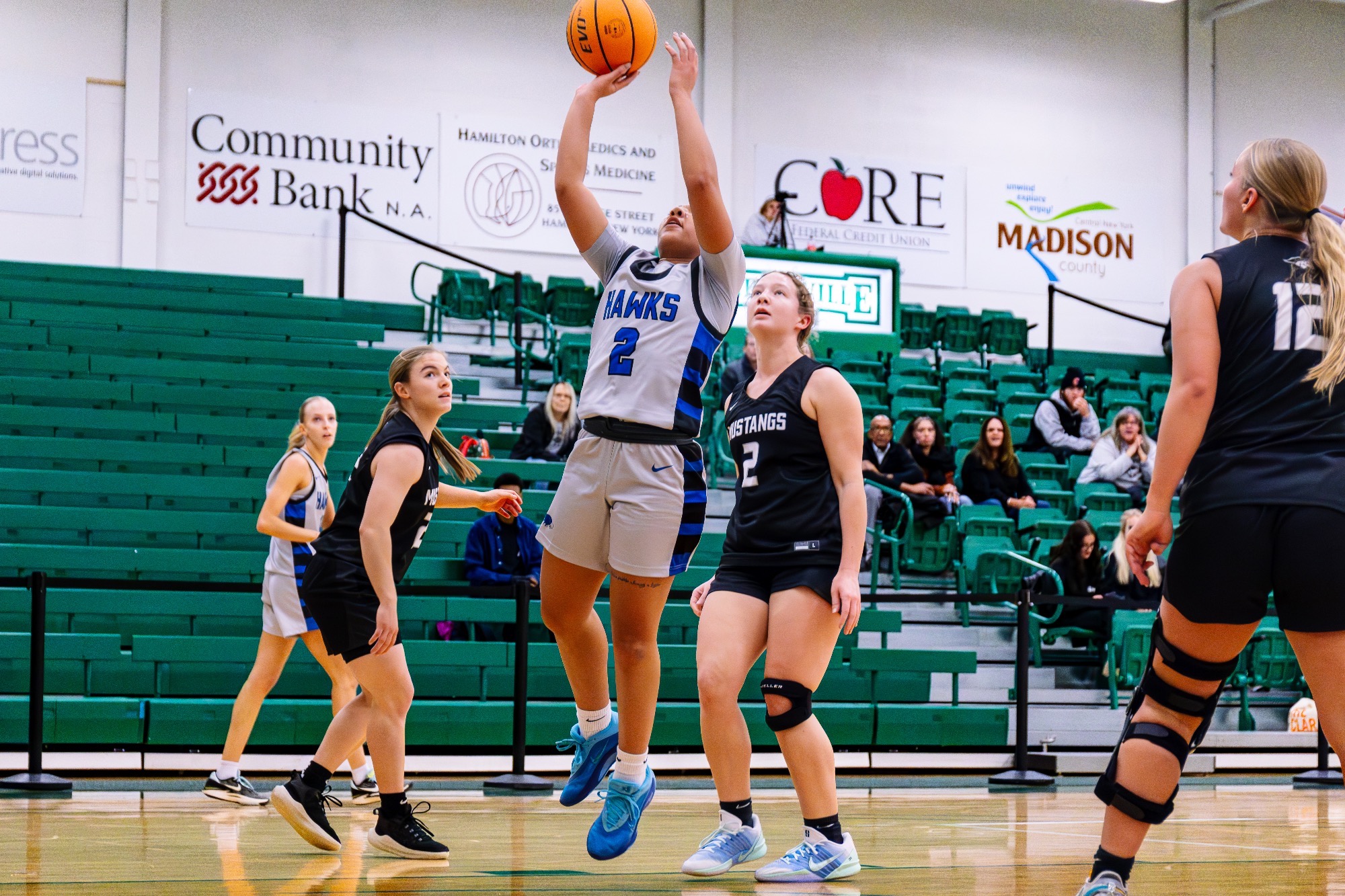 Yadi Smith - Women's Basketball