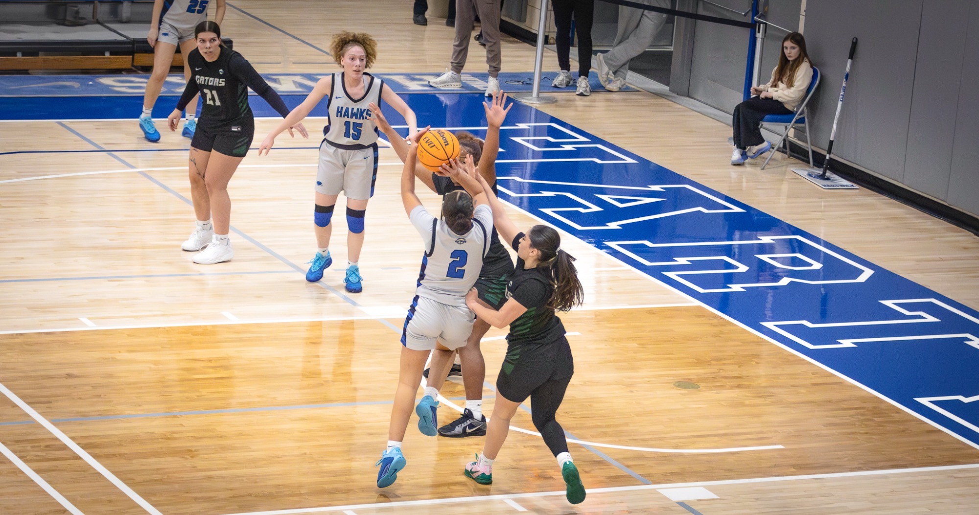 Yadi Smith - Women's Basketball