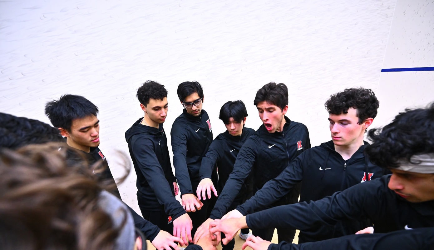 Men's Squash huddle