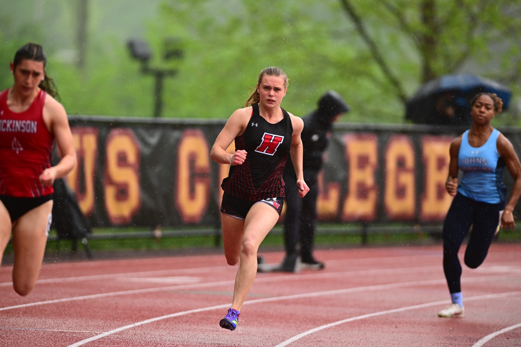 Olivia D'Aulerio runs at the CC championships