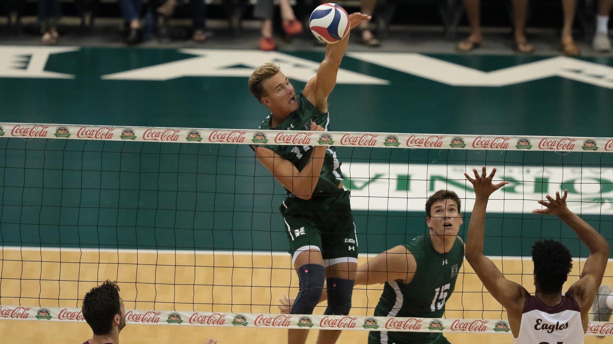 Men’s Volleyball Sweeps Charleston To Take Series University of Hawai