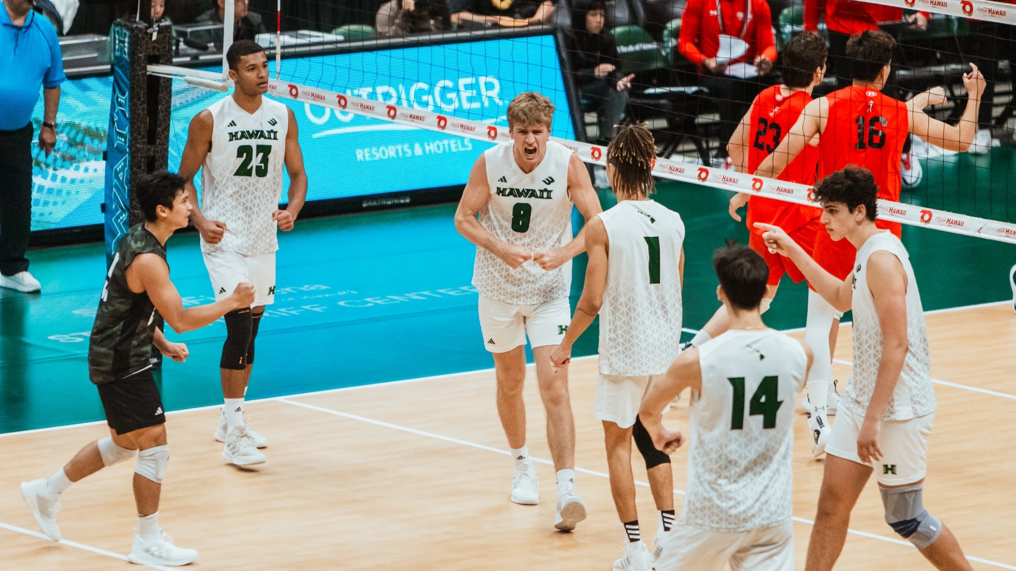 Men’s Volleyball Fights Off CSUN In Four Sets University of Hawai'i