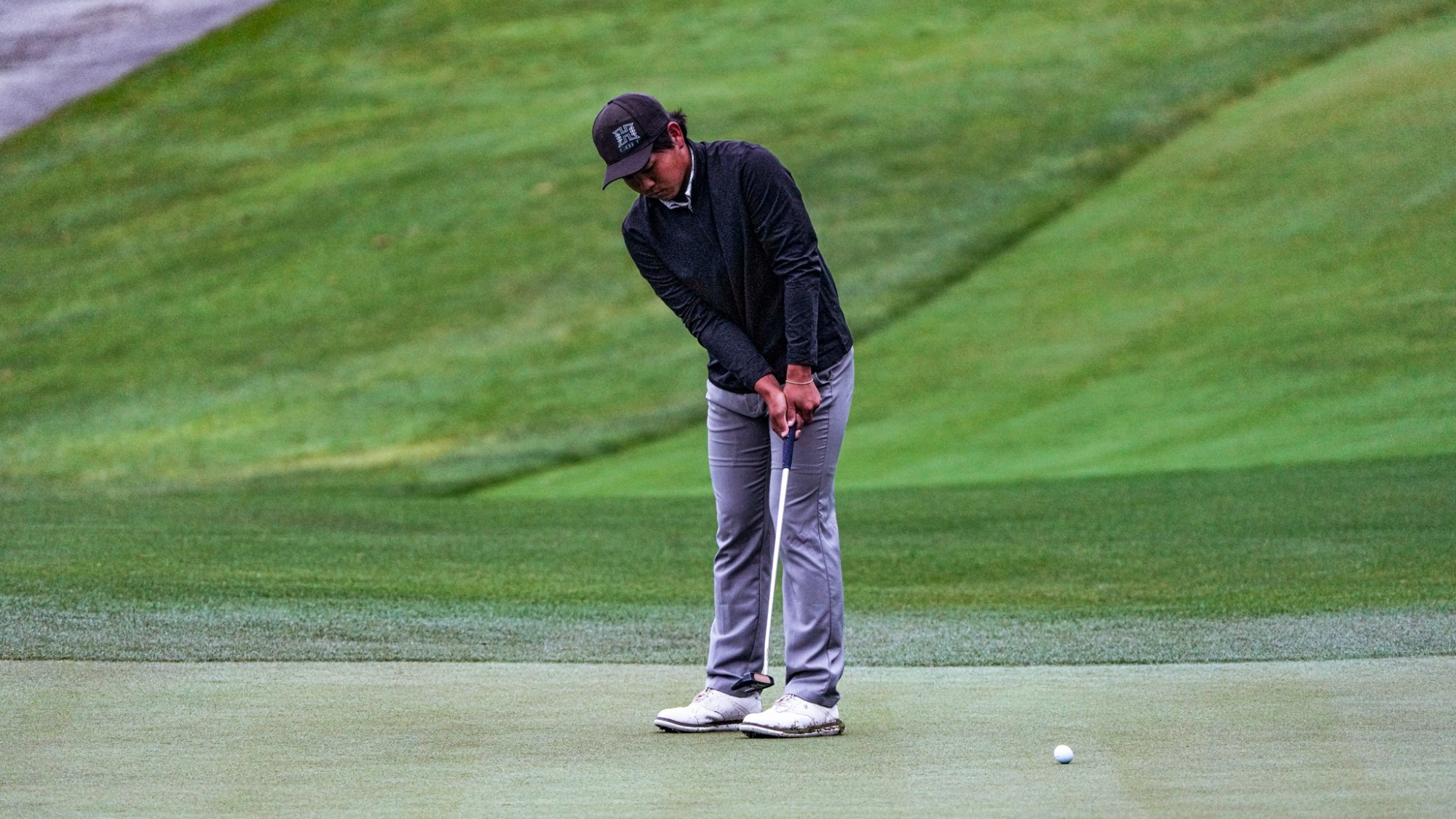 Josh Hayashida putts 2025 Western Intercollegiate