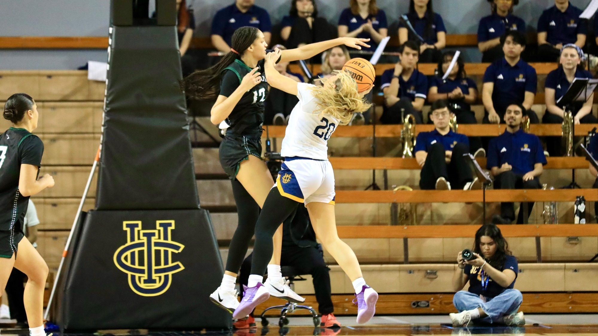 WBB Imani Perez block vs. UC Irvine