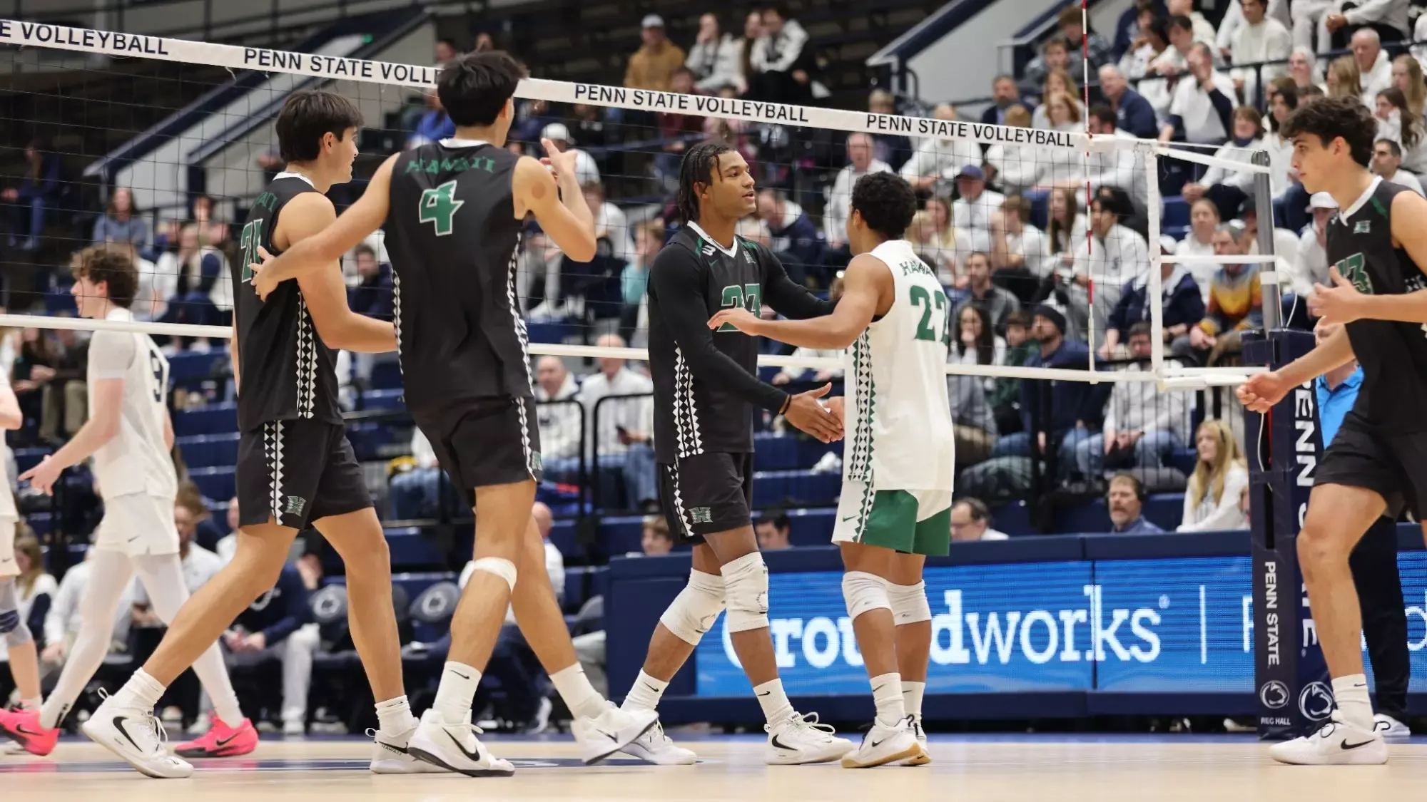 Team huddle vs Penn State