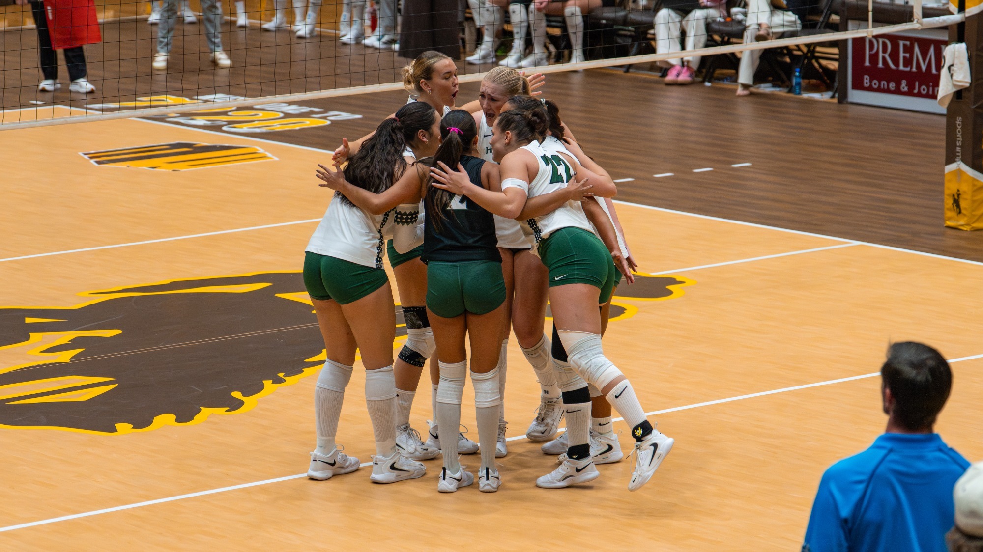 WVB huddle at Wyoming