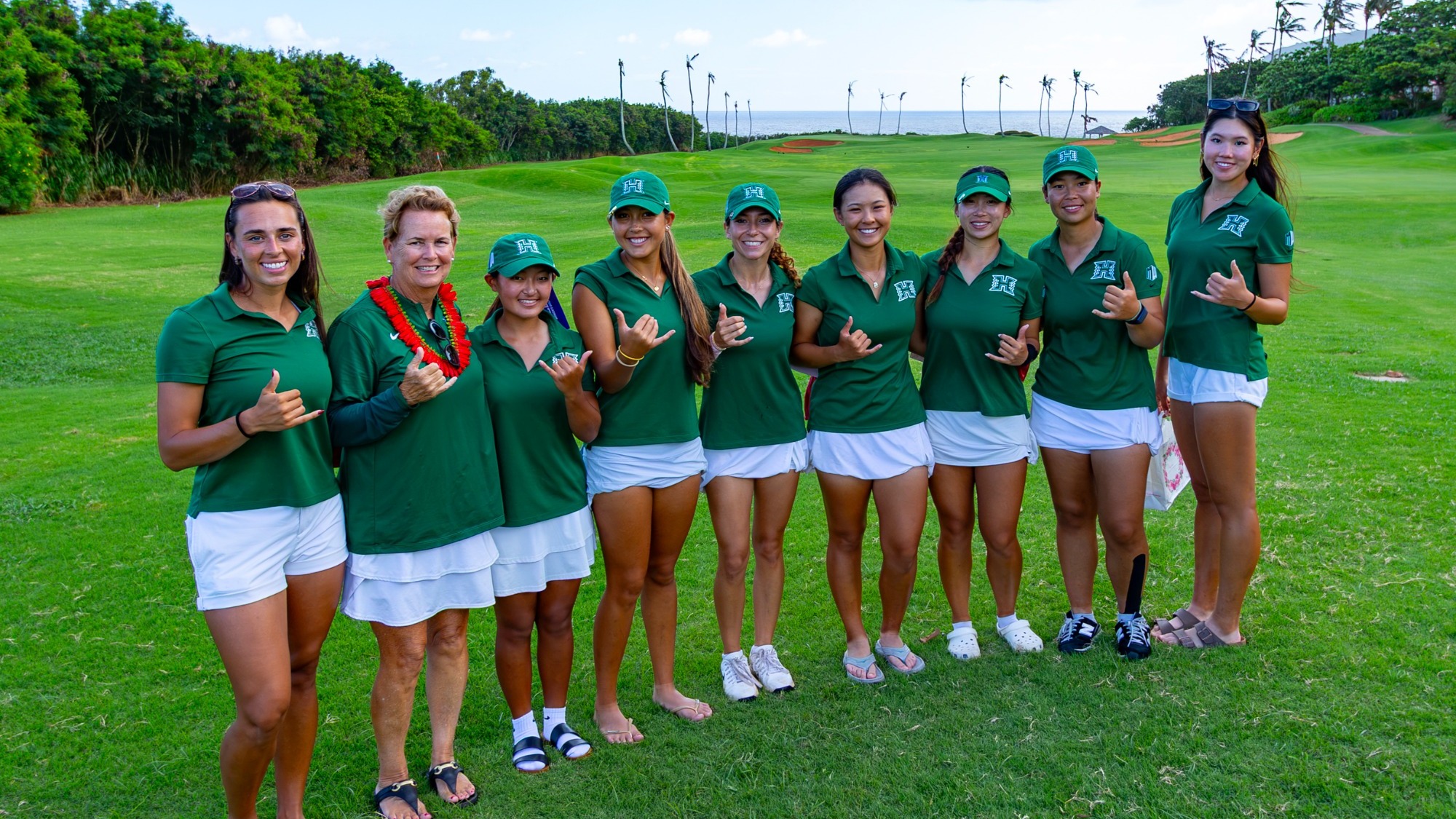 Women's Golf team photo at Rainbow Wahine Invitational