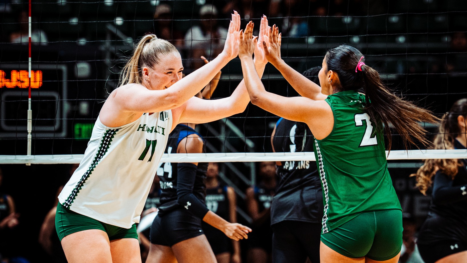 WVB celebrate vs. SJSU