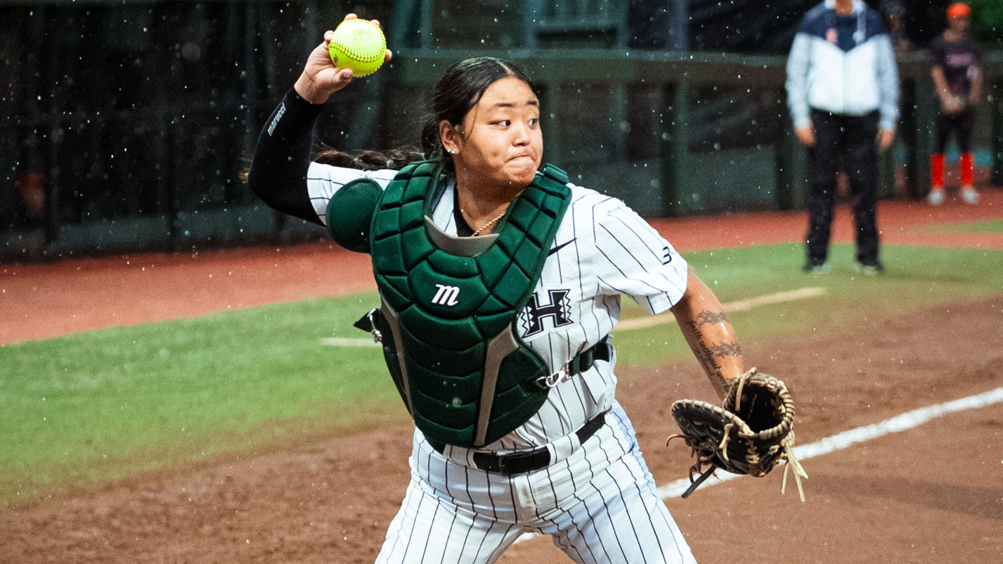 Kolbi Kochi throws runner out at 2