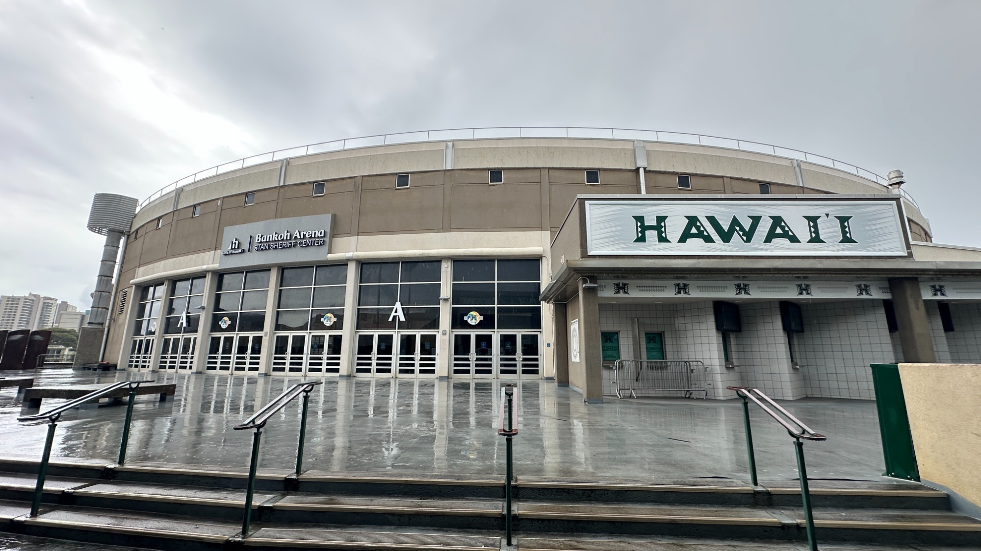 Bankoh Arena outside rain