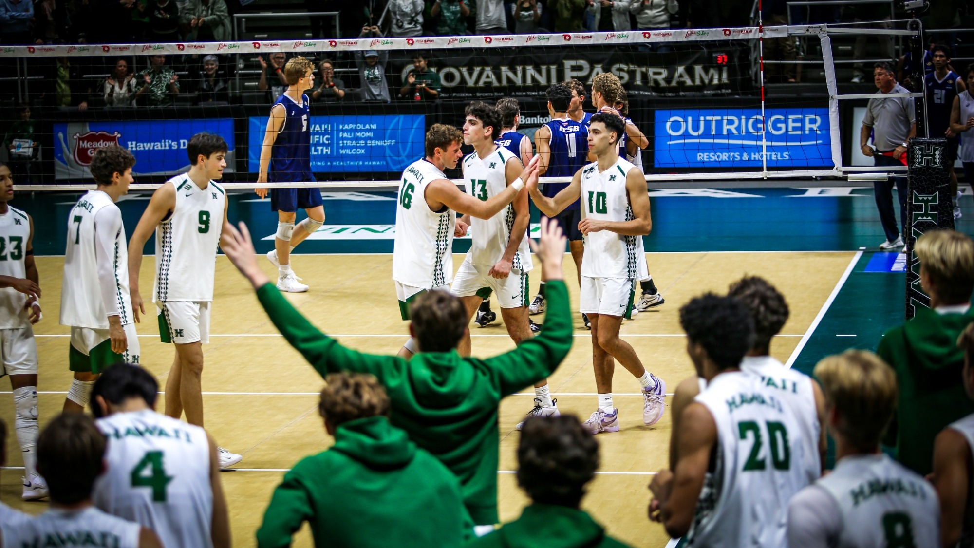 UH celebrates win vs. UC Santa Barbara