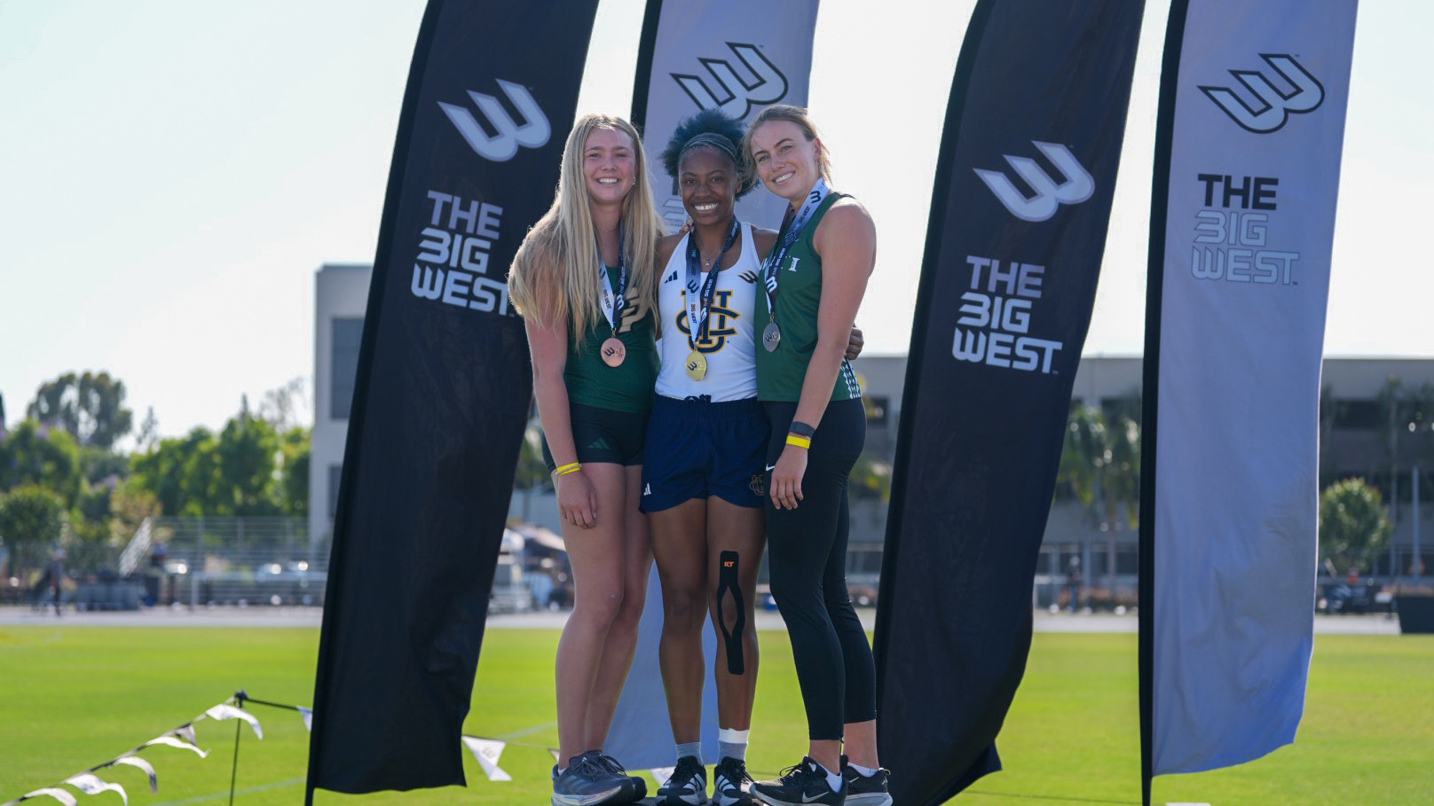 Lilian Turban Podium Big West