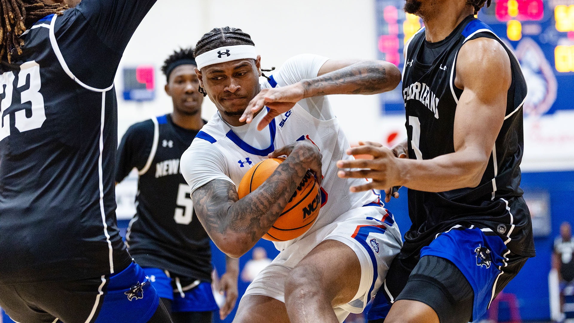 23 - Demarco Bethea (UNO)