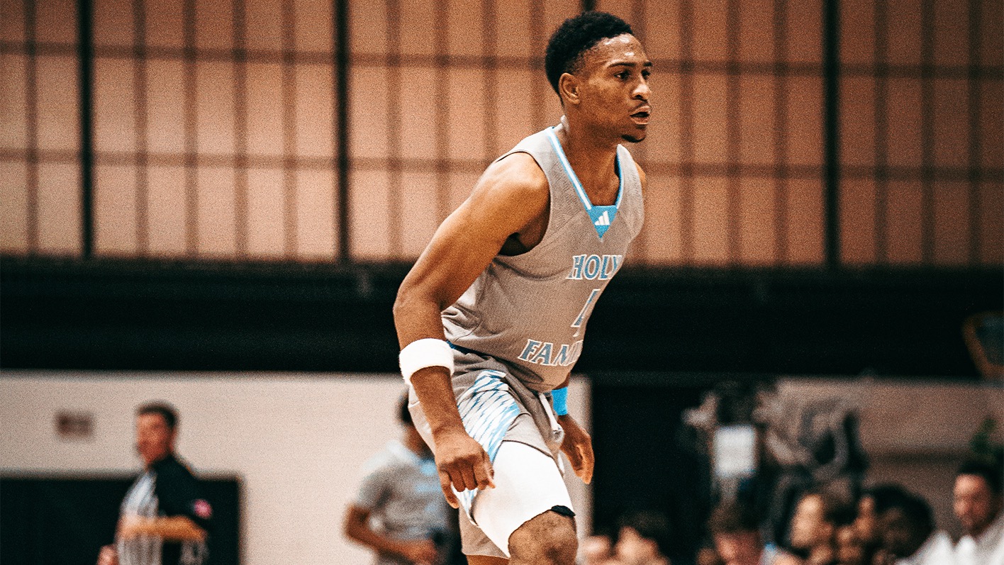 A closeup of CJ Mundell in a defensive stance