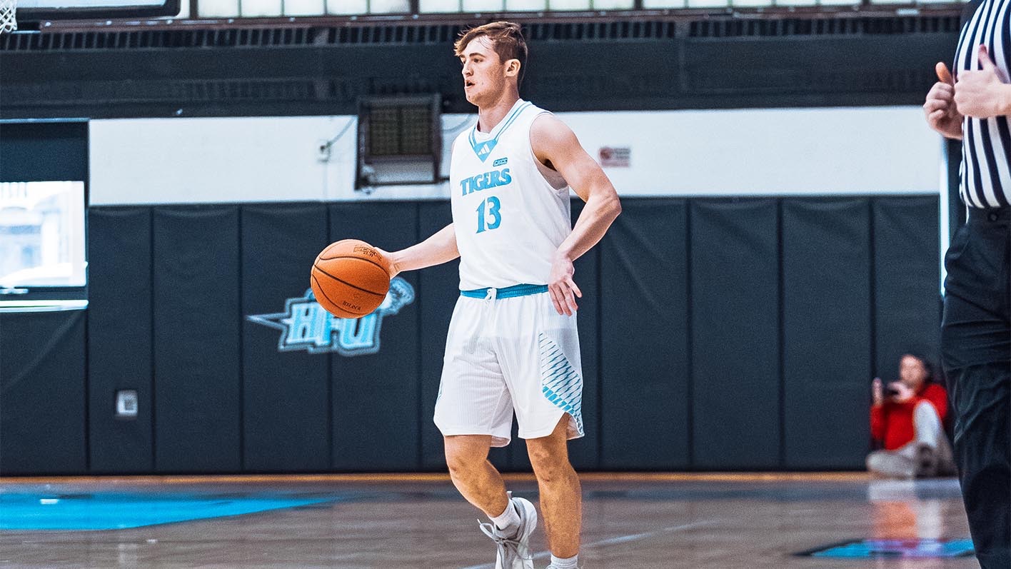 Matt Gardler dribbles with his right hand