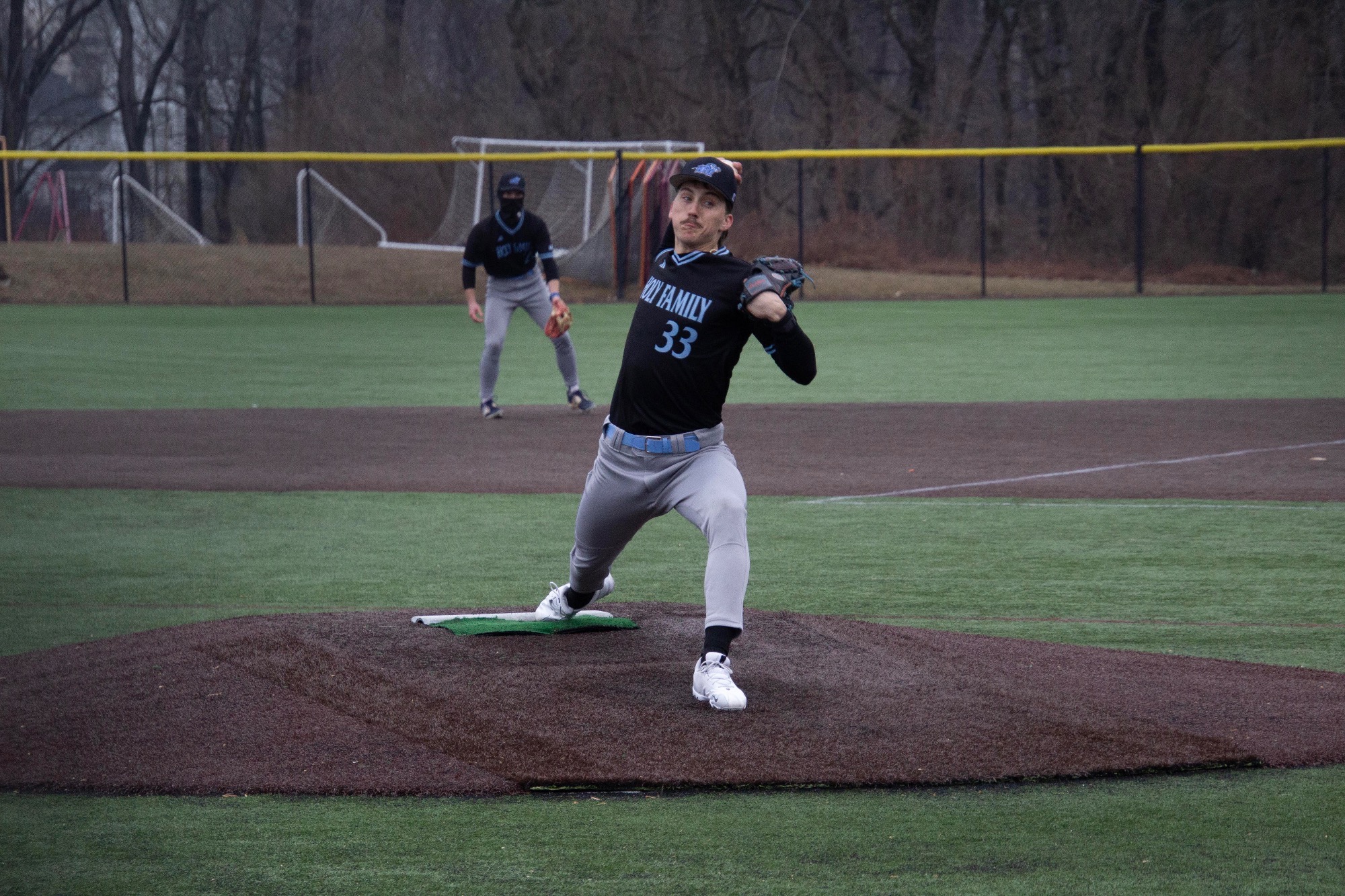 Jorden Sesar about to deliver a pitch