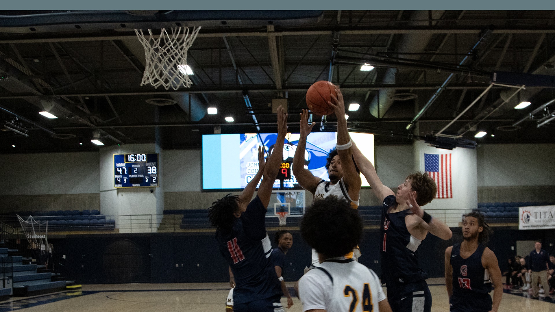 Tavian Tate battles through traffic against Southwestern CC