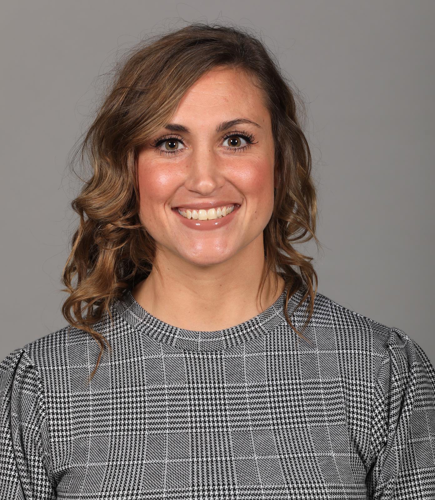 Jenna Burkett Headshot