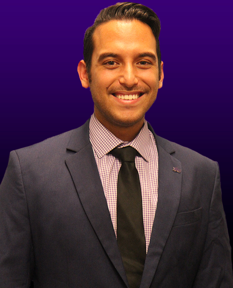 Aryn Moura Headshot