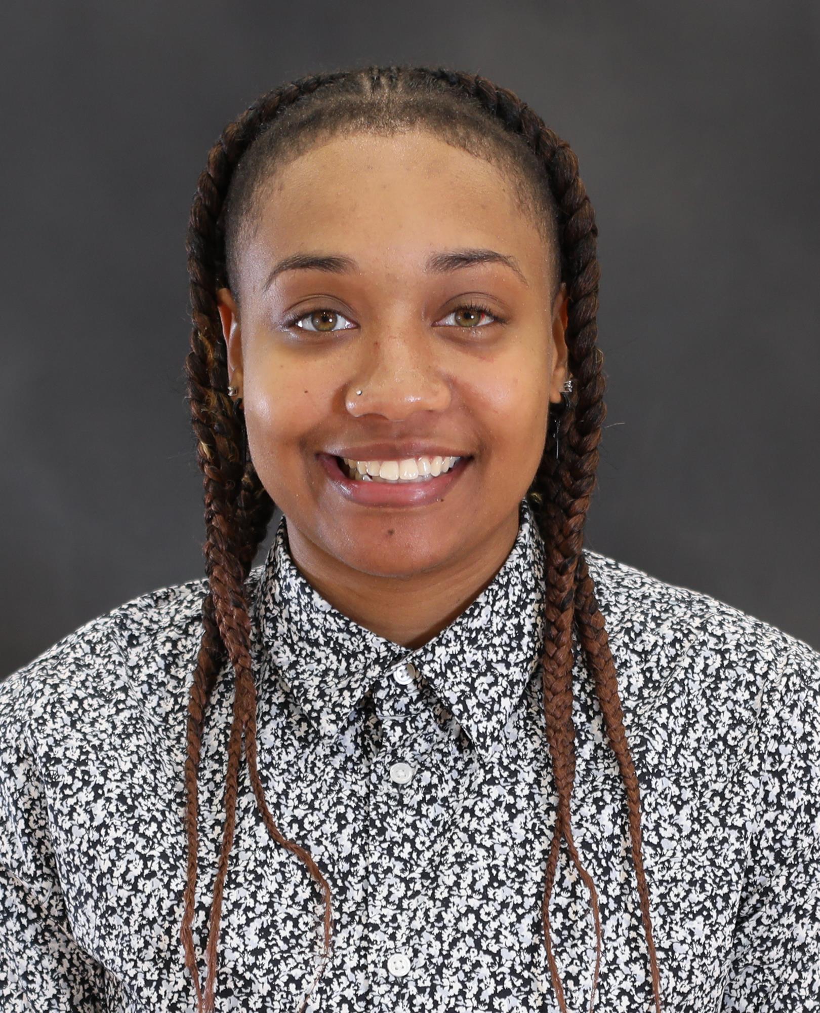 Jasmine Ivory_Headshot 2021