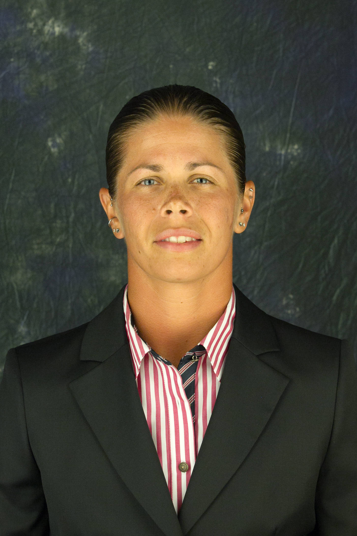 Lauren Leo Headshot Portrait.jpg