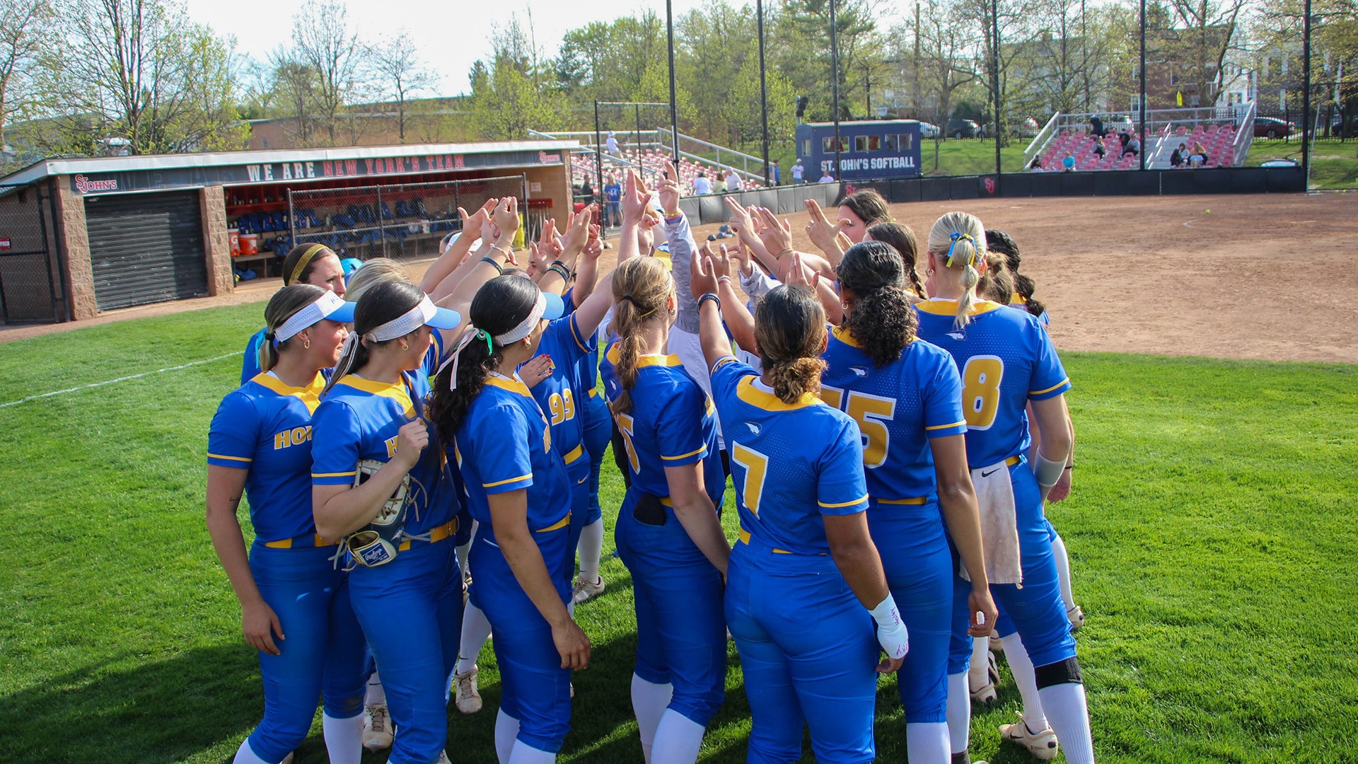 2025 Hofstra Softball Huddle