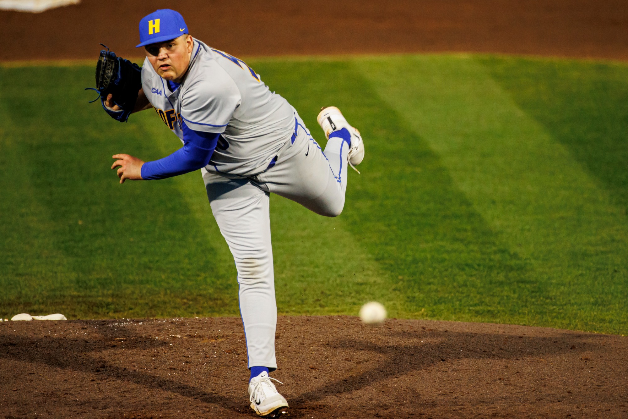 STARKVILLE, MS - February 13, 2026 - The game between the Hofstra Pride and the Mississippi State Bulldogs at Dudy Noble Field at Polk-Dement Stadium in Starkville, MS. Photo By Ivy Rose Ball