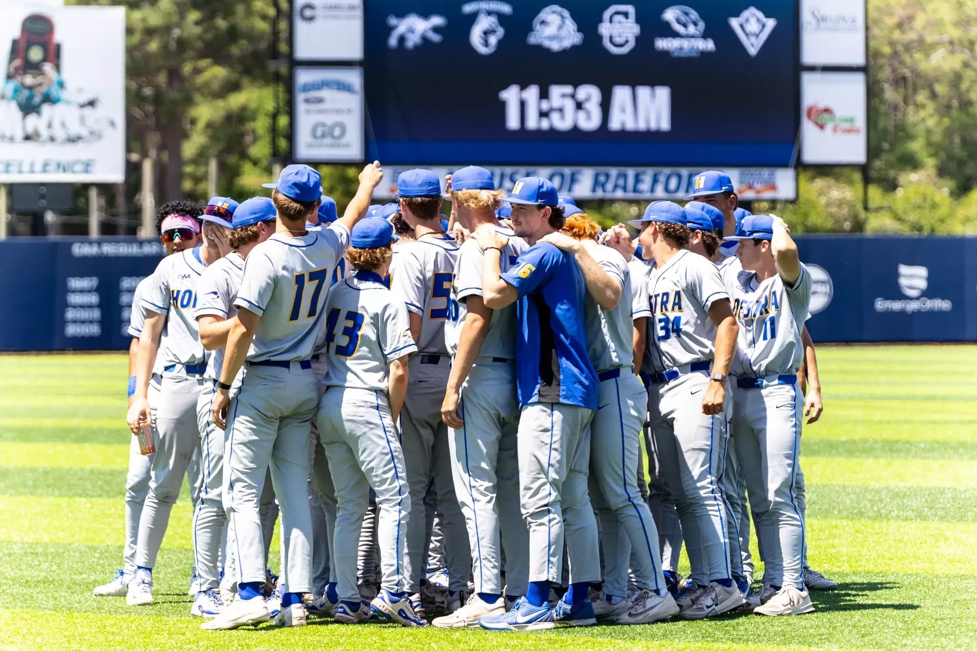 26 Baseball Huddle