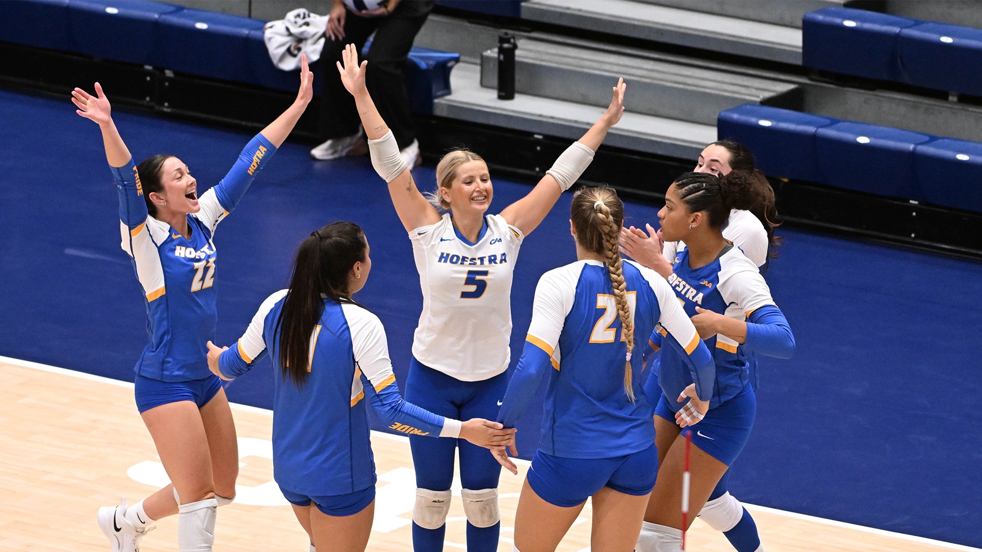 2026 Hofstra Volleyball Huddle