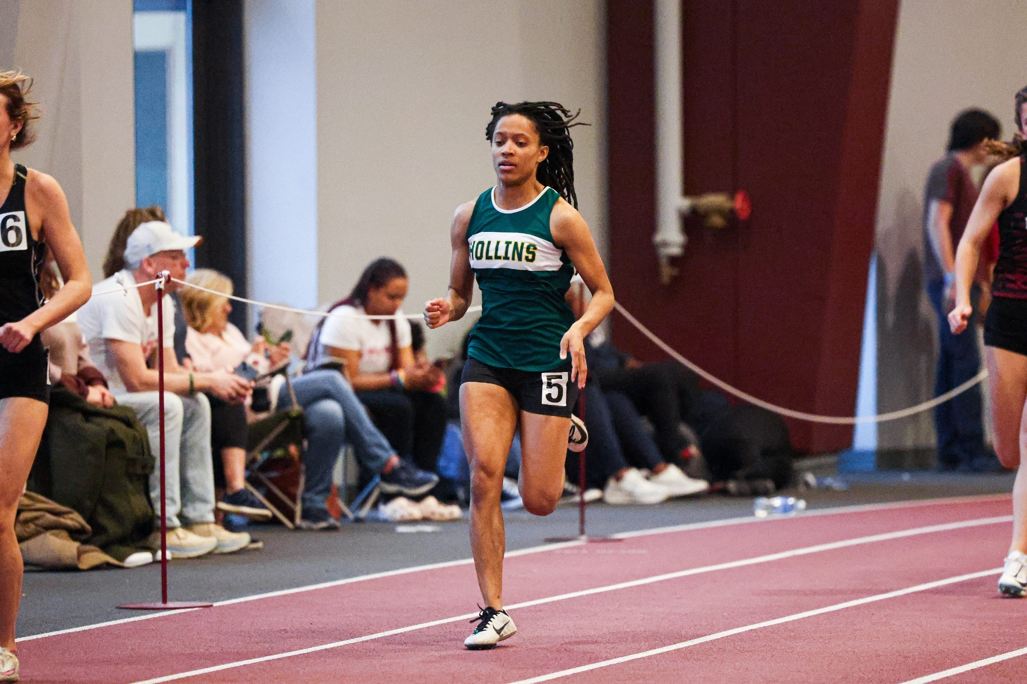 Jazmine Patterson in the 200m Indoor