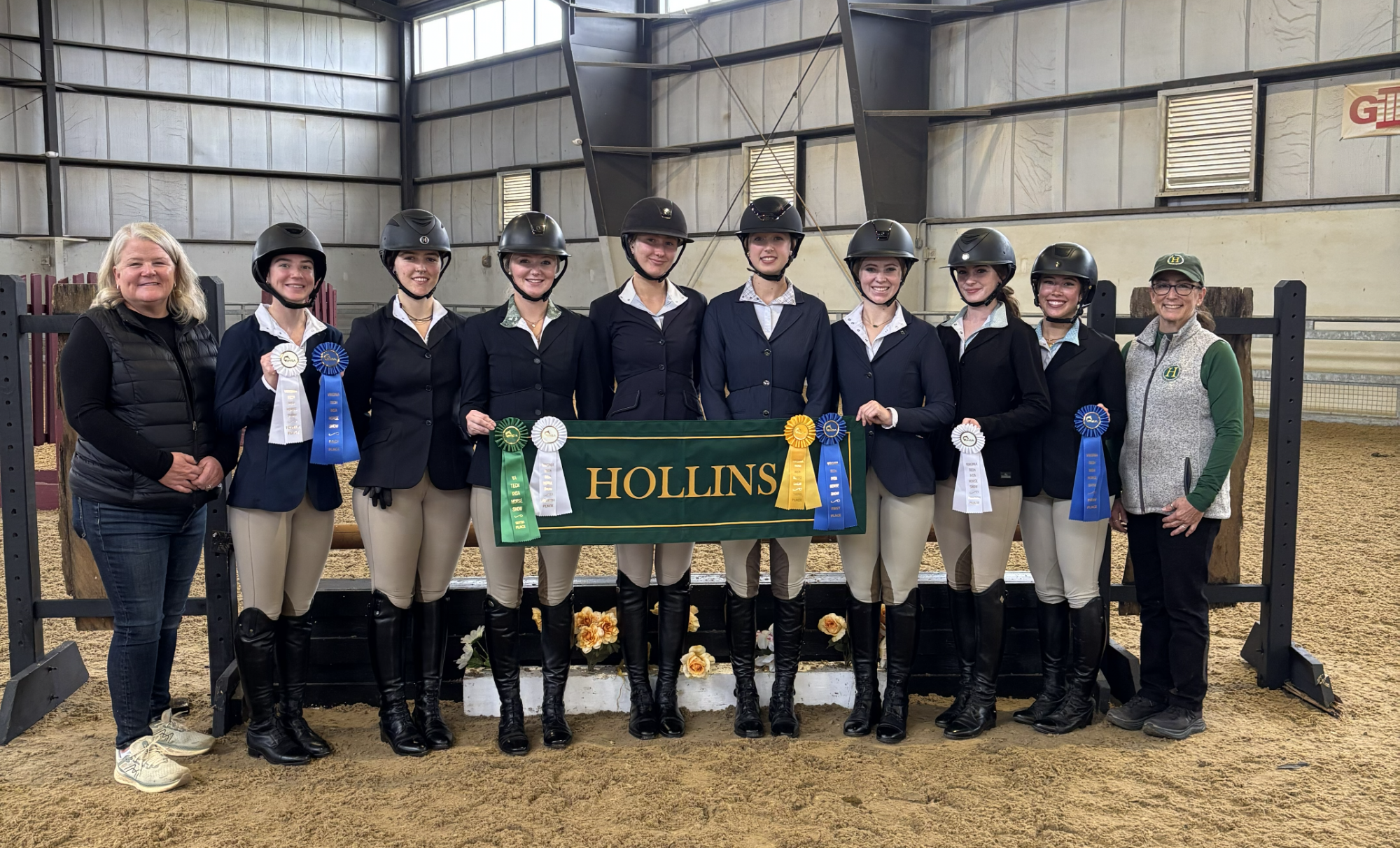 Hollins IHSA riders at VT 2nd Fall show