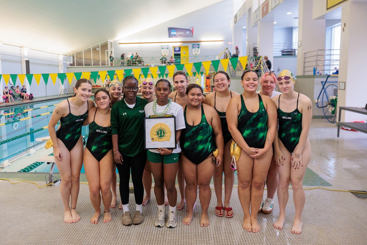 Hollins swim team on Senior Day team pic