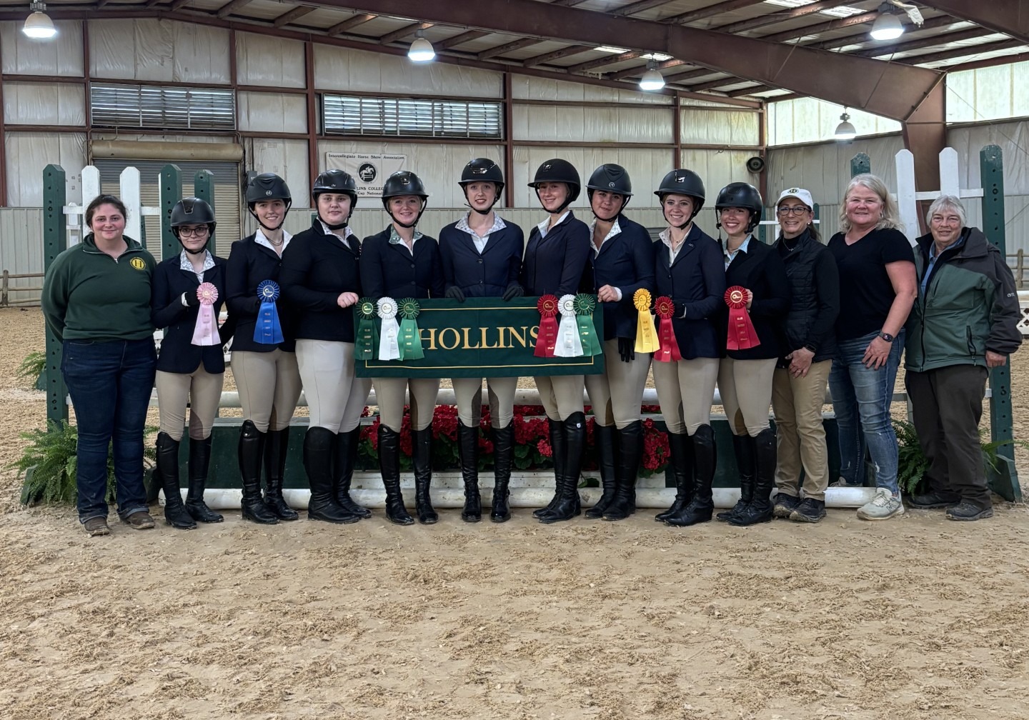 Hollins Riders and coaches with ribbons at Oct 4 IHSA