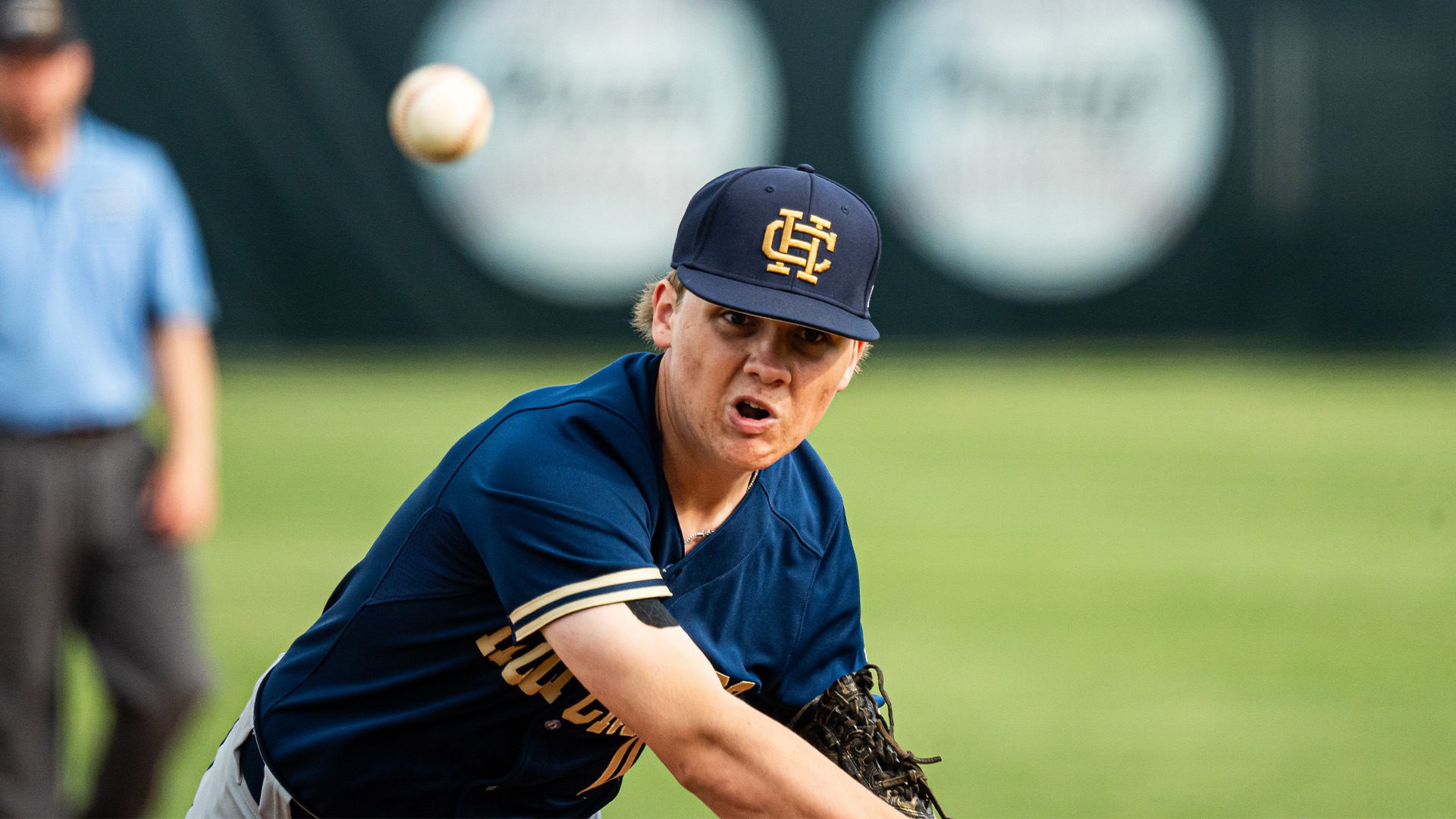 baseball-pitch-playoff