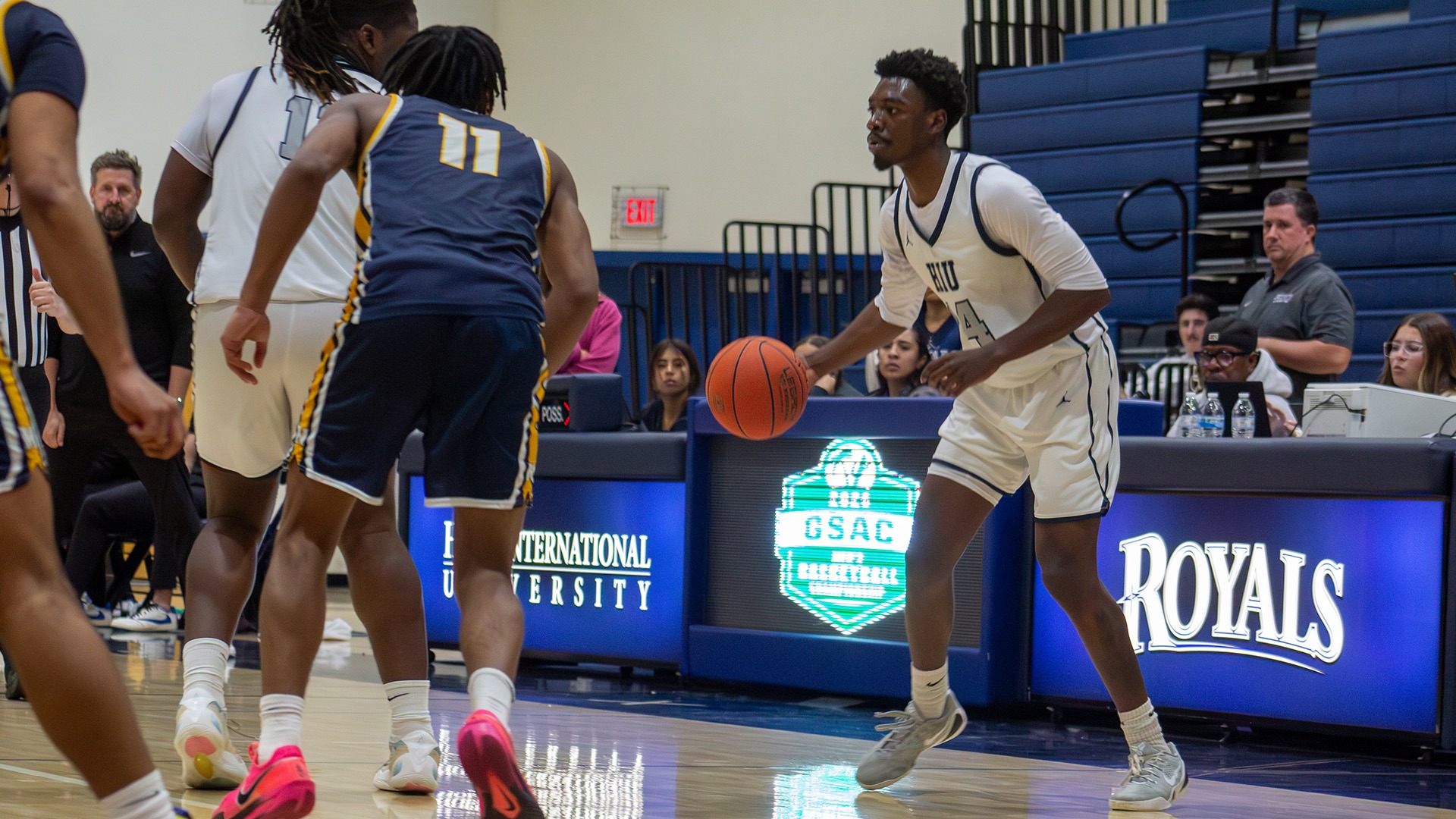 HIU MBB 2025-26 JD Davis vs The Master's