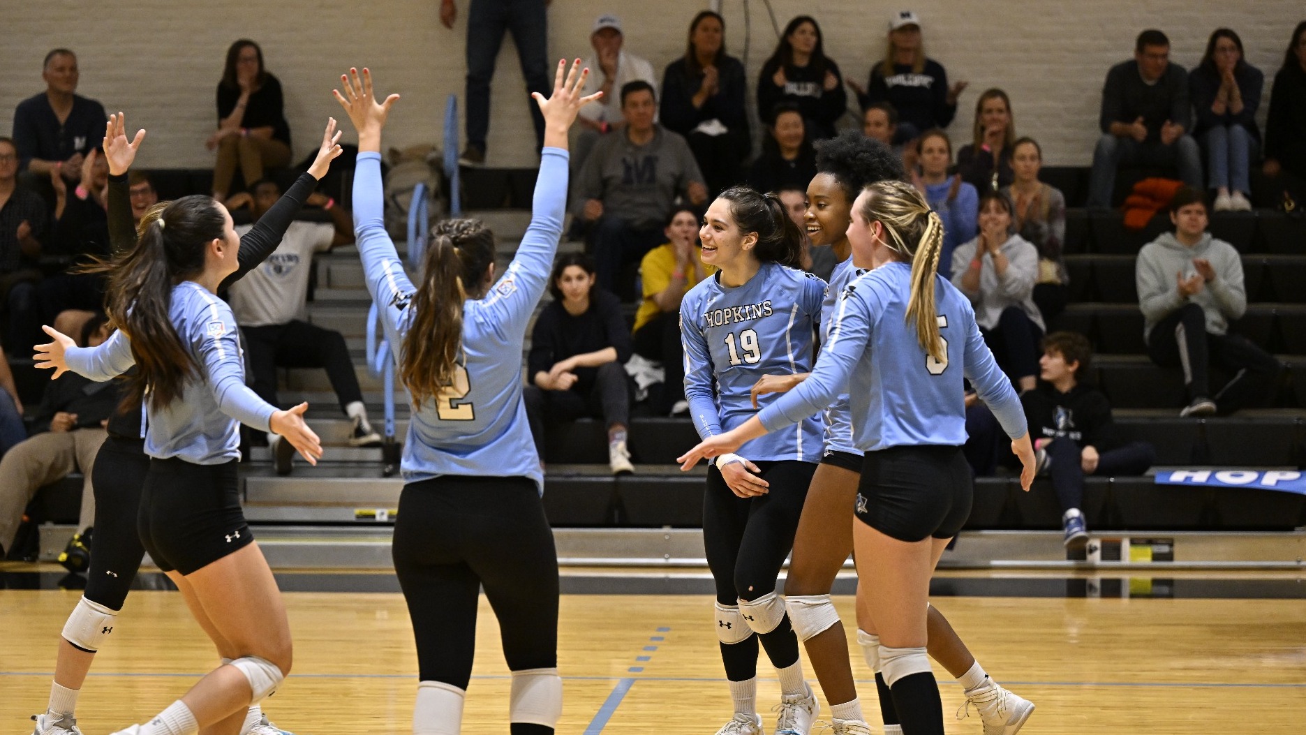 Volleyball Tops Middlebury to Advance to Fourth Straight Regional Final